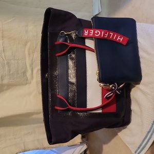 Tommy Hilfiger NWT Classic Shopper w/Pouch